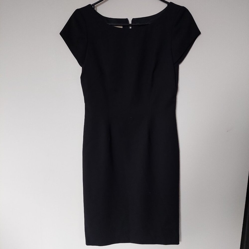 Carriere Size 32 Black 100% Wool sheath Career Dress Cap French Sleeves